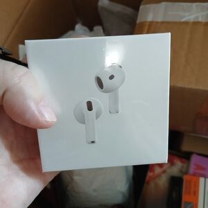 Apple Airpod 4 Headphones